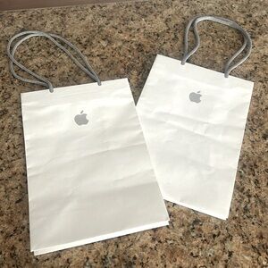 Apple shopping bags